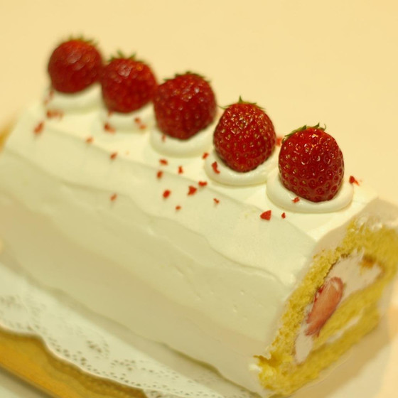 苺のロールケーキ（レギュラー）