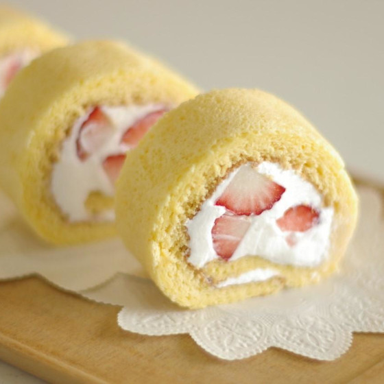 いちごのロールケーキ（親子教室）
