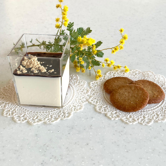 ほうじ茶のパンナコッタ　胡麻のラングドシャ（レギュラークラス）