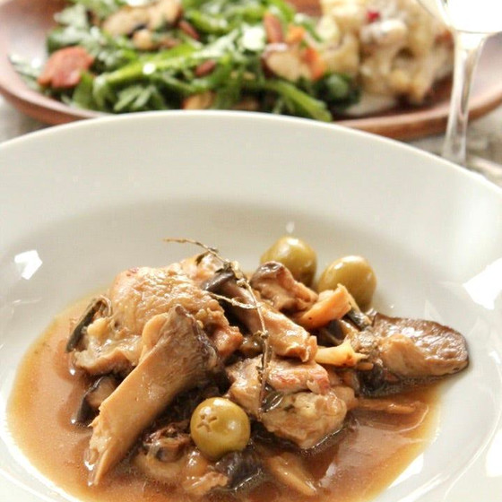鶏肉ときのことオリーブの煮込み