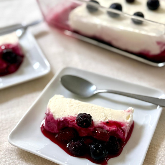 ブルーベリーのレアチーズケーキ