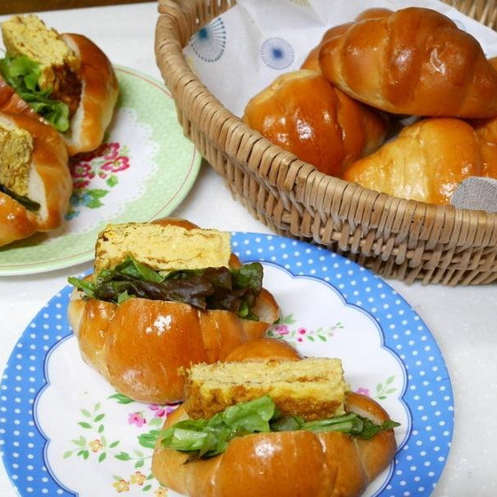 「ロールパン」ともちもちパンの「ポン・デ・ケージョ」♪