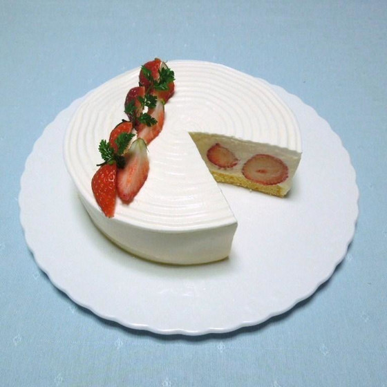 苺のヨーグルトムースケーキ