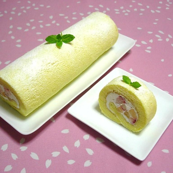 フルーツロールケーキ