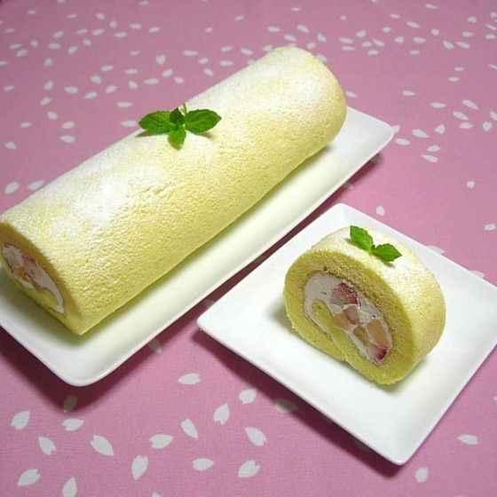 フルーツロールケーキ