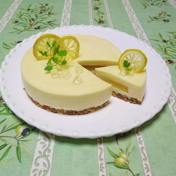 ミエル（ ハチミツのムースケーキ ）