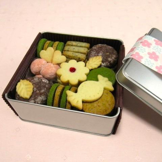 バレンタインケーキレッスン　クッキー缶