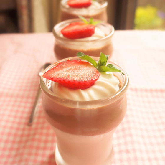 低糖質スイーツイチゴとチョコ風味のグラスデザート