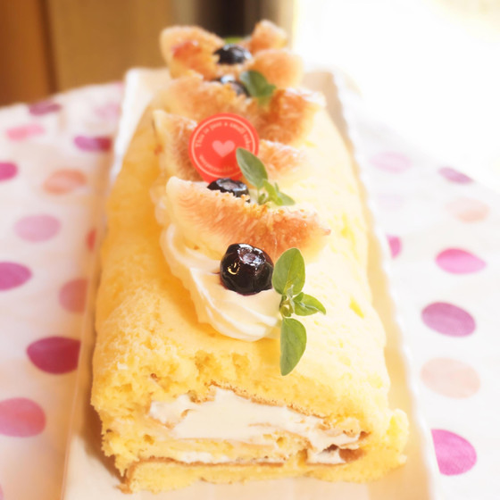 糖質量80％カット！秋のフルーツロールケーキ（初回特別価格）