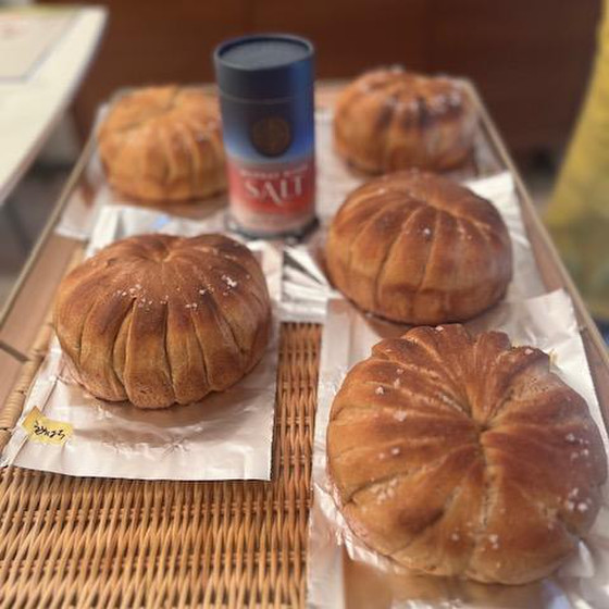 黒糖塩パン風ウールロールパン（ゆず酵母）