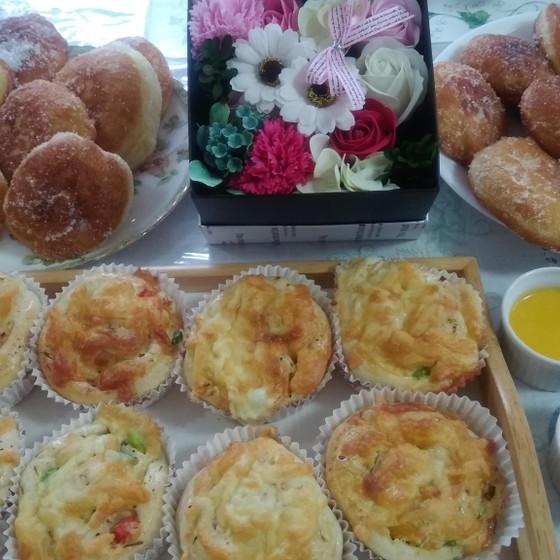 夏のパンとお菓子を作りましょう。
