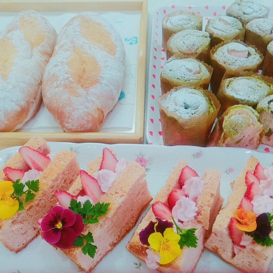 春色のパンとお菓子を作りましょう。