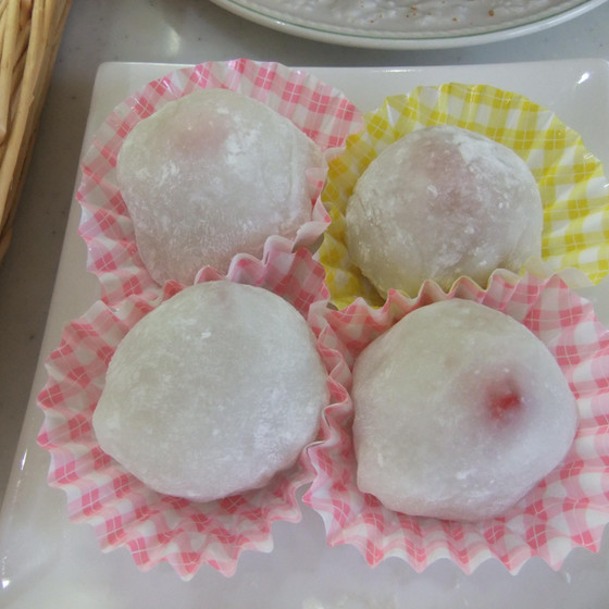 もち麦パン、サバラン、イチゴ大福
