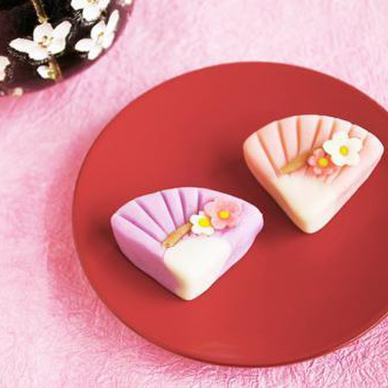 練り切り「福呼び扇」を作ります。