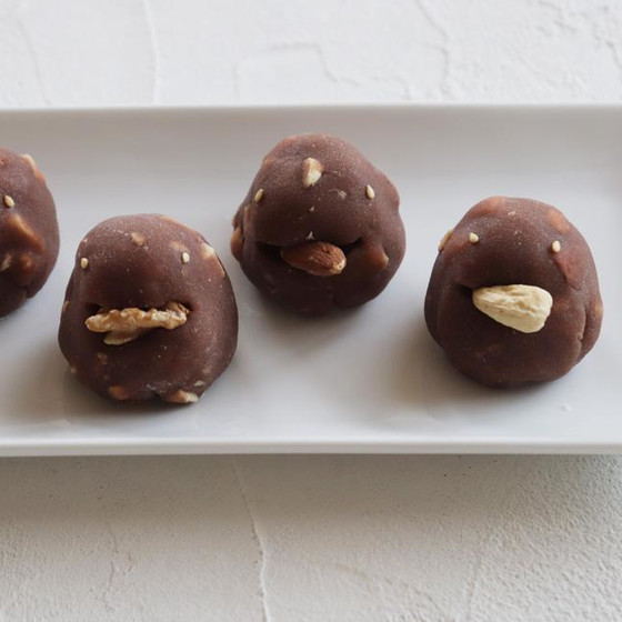 季節の和菓子レッスン　「モンスター餅」
