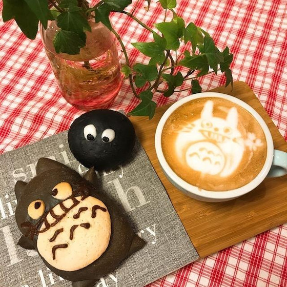 トトロのパンとトトロのカプチーノ