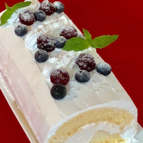 ホワイトロールケーキを作りましょう！