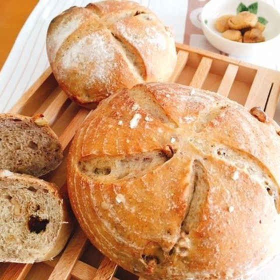 クルミイチジクカンパーニュ　きのこのスープ　キャロットラぺ