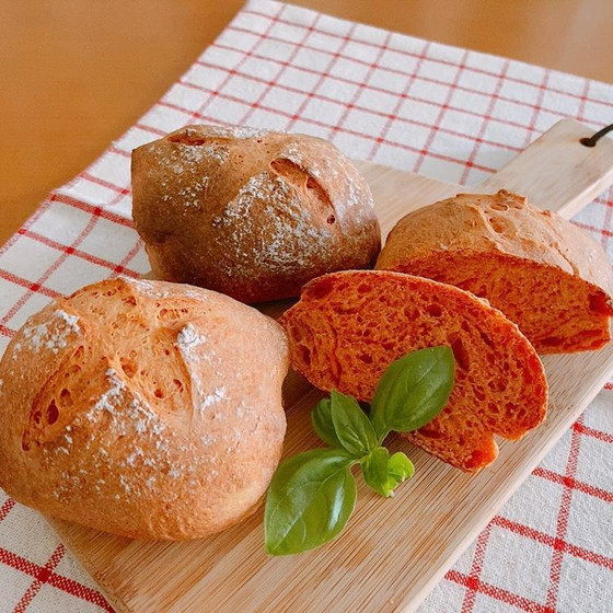 ホシノ酵母で作るトマトリュスティック・セロリとトマトのスープ
