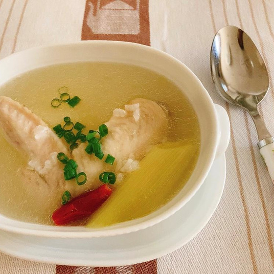 サムゲタン風鶏手羽先スープ、生春巻き、夏野菜使い切り術