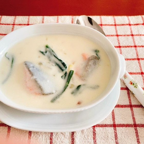 初回の方半額1500円　夕飯はこれで決まり【５名限定オンラインレッスン】鮭とほうれん草のクリームシチュー　生ハムとキウイのサラダ　エノキとほうれん草のバターソテー