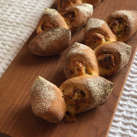 パン屋さんでおなじみのベーコンエピを作ろう！