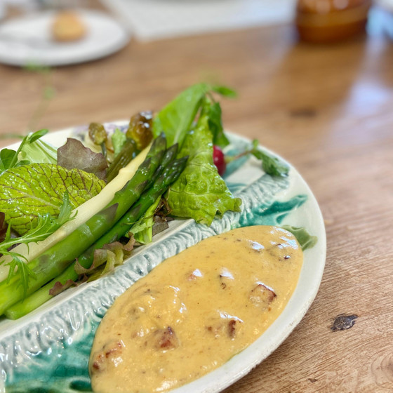 旬の野菜をフランス仕立てのカルボナーラ風ソースで