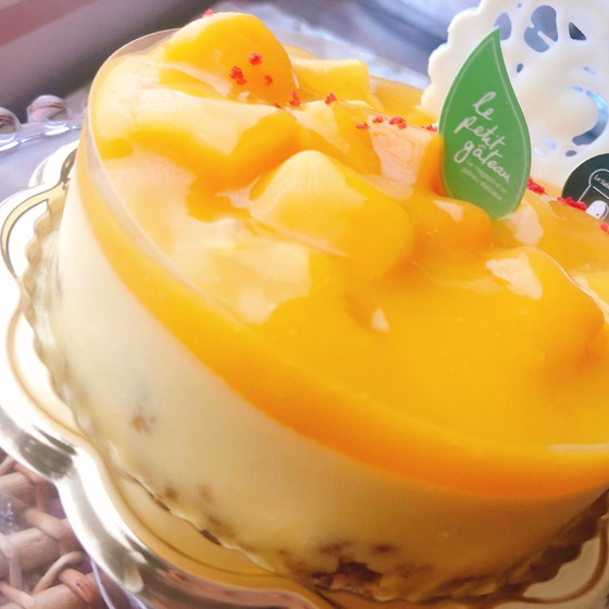 贅沢ボリュームホールケーキ🍰💕