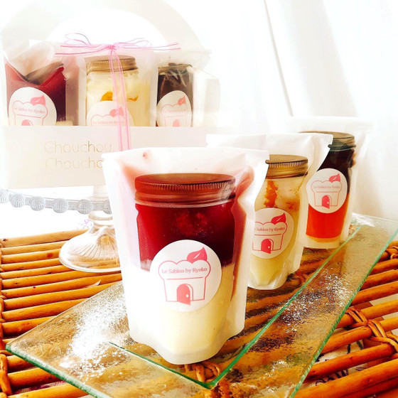 とろけるブランマンジェに甘酸っぱい苺のジュレ🍓
