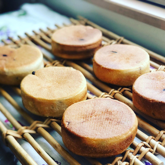可愛いフォルムのラムレーズンクリームマフィン😍🥖💕
