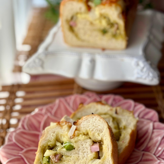 新玉ねぎや春野菜たっぷりの栄養満点食パン😍