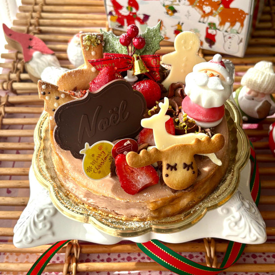 クッキーとチョコレートの飾りが賑やか！