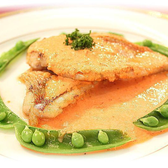 魚をさばく家庭料理