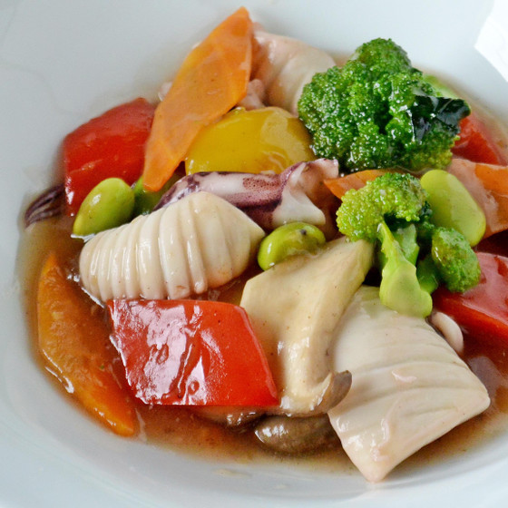 魚をさばく家庭料理