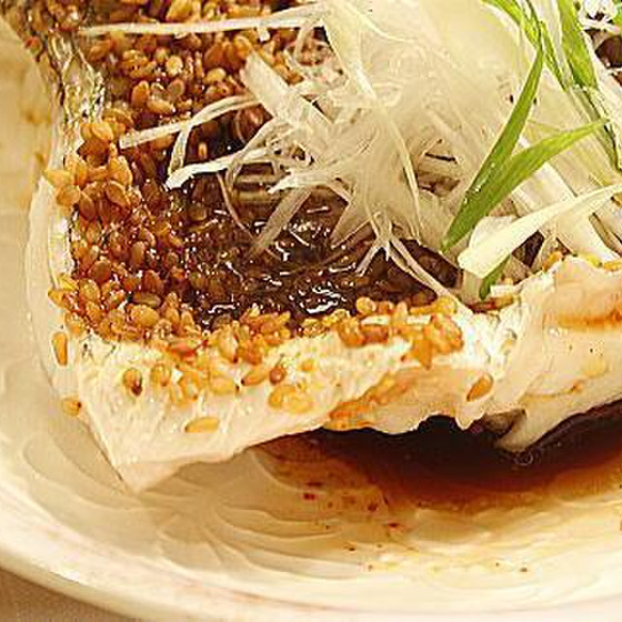 魚をさばく家庭料理