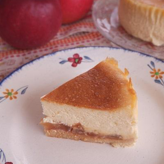 りんごのベークドチーズケーキ