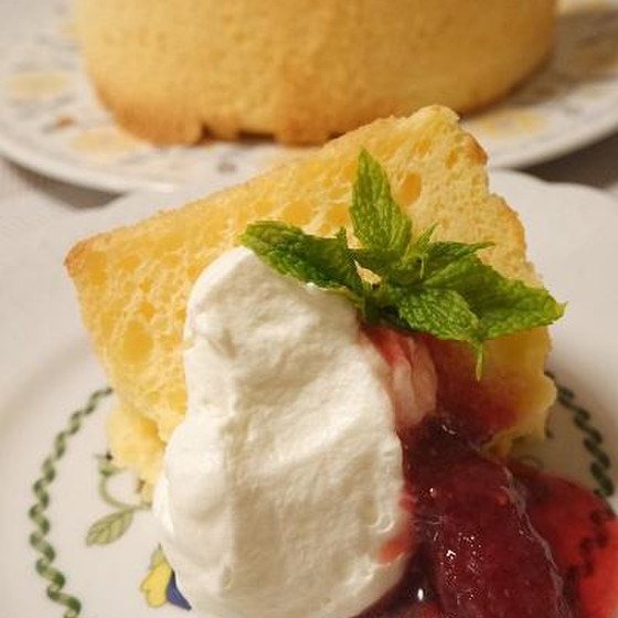 シフォンチーズケーキとブルーベリーソース
