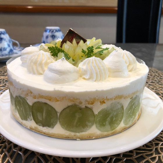 シャインマスカットのケーキ