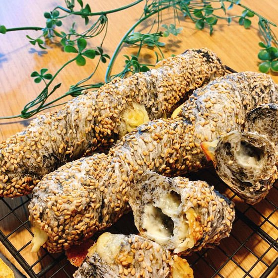 おうちパン講座「ネジネジ海苔ごまチーズどでかパン』