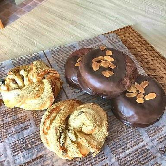 かのこ豆のミルクぱん・ほろ苦チョコレートぱん()