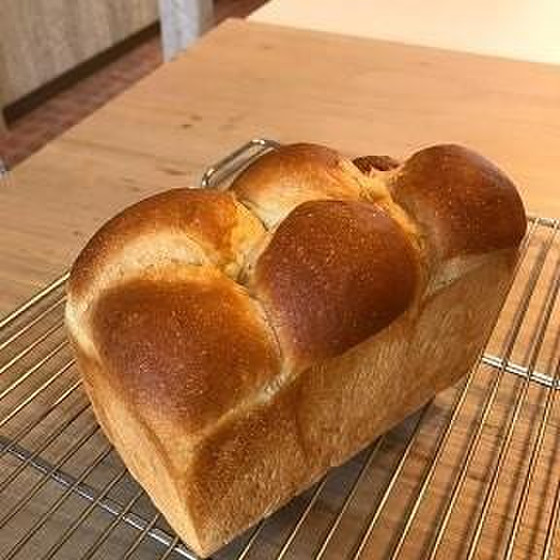 生クリーム食ぱん・ベニエ(ホシノ天然酵母)