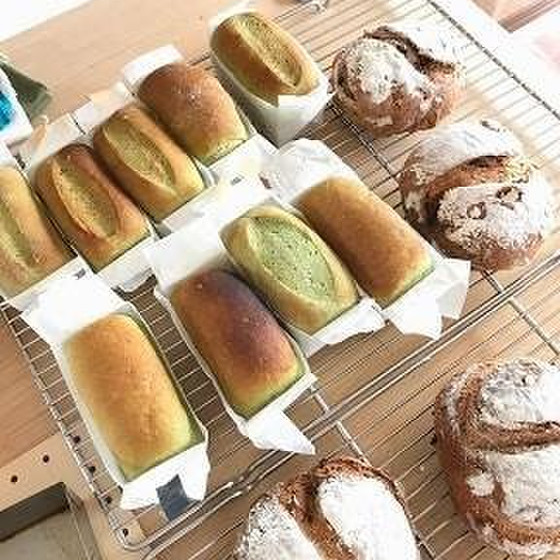 ナッツとフルーツの全粒ぱん・チーズ入りほうれん草ぱんｲｰｽﾄ