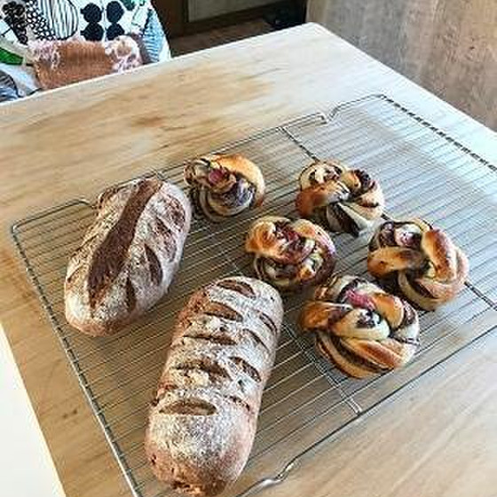 胡桃コンプレ・クリームチーズ入りあんぱん(ホシノ天然酵母)