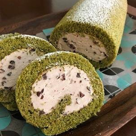 抹茶のロールケーキ・まん丸塩ぱん(ドライイースト)