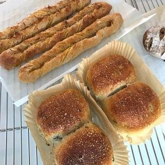 オリーブのぱん・オレンジとココナッツのぱん(ホシノ天然酵母)