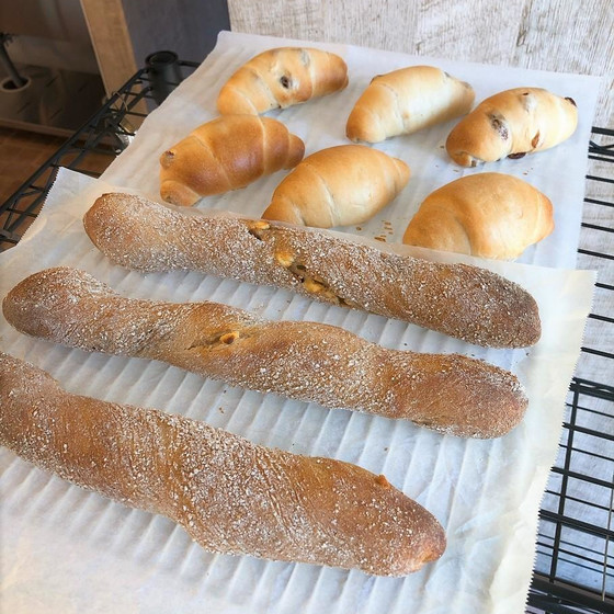レーズンロールぱん・くるみスティック(ホシノ天然酵母)