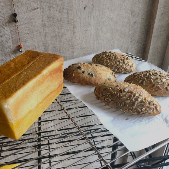 オリーブのぱん・かぼちゃの食ぱん(ホシノ天然酵母)