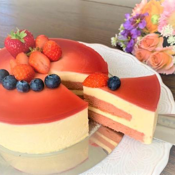 苺のレアチーズケーキ