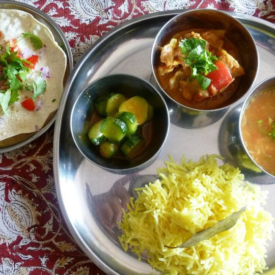 インドすぱいす：チキンペッパーカレー