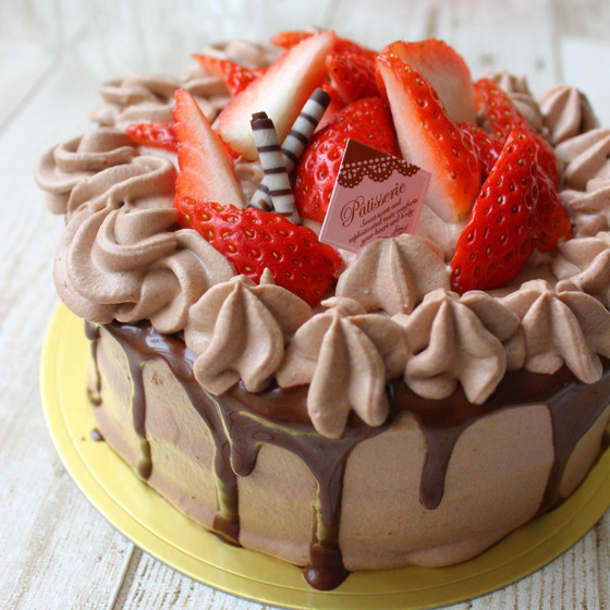 チョコデコレーションケーキ